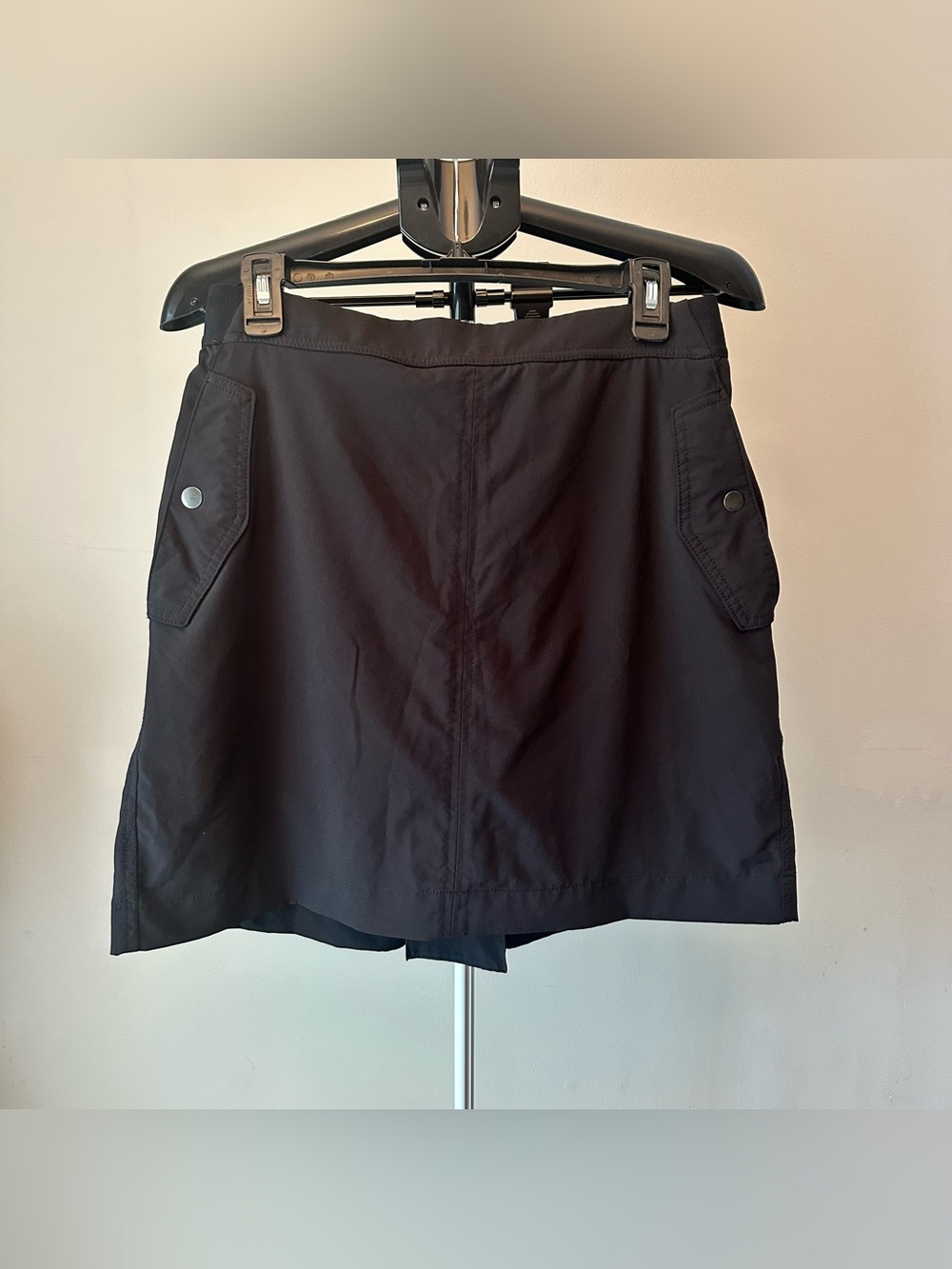 Athleta Vienna Cargo Skort Black Size 12 Active Travel Hiking